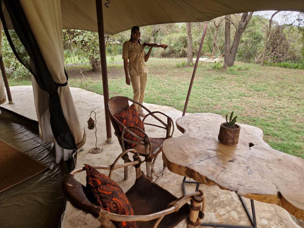 Dolly Farm & River Camp, Luxury Tents Usa River Luaran gambar