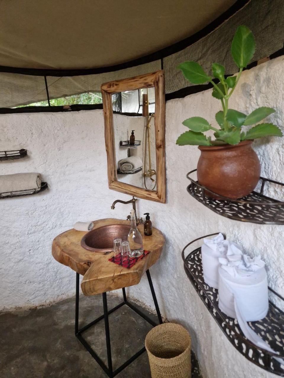 Dolly Farm & River Camp, Luxury Tents Usa River Luaran gambar