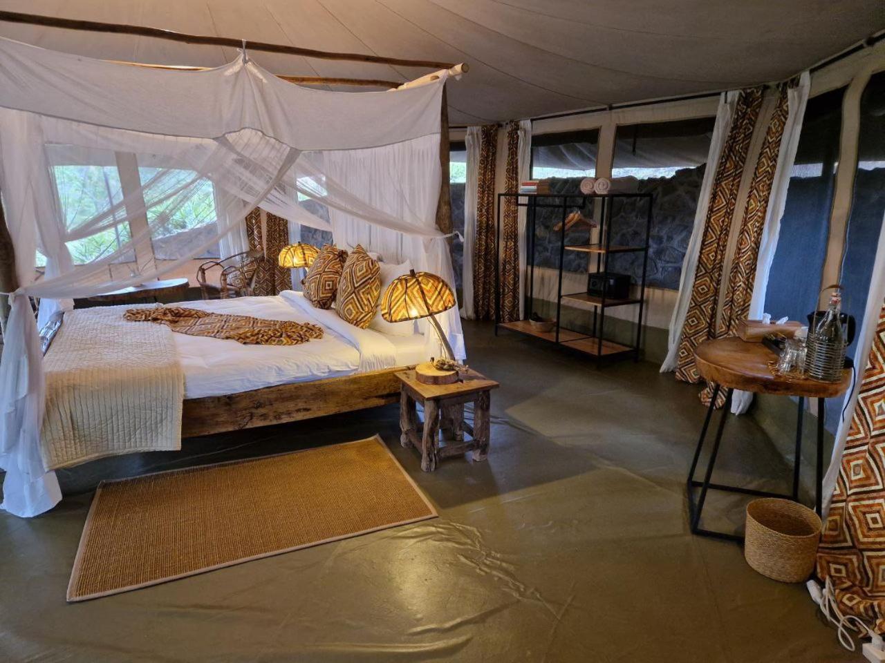 Dolly Farm & River Camp, Luxury Tents Usa River Luaran gambar